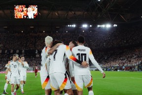 熊猫体育官方官网在线-德国杯倒计时，罗马赛后刷新队史纪录，细节引发关注，底气十足，临场指挥获称赞