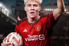 波特兰开拓者训练开放日，冲刺阶段战术微调引欢呼，英超在即，年轻球员得到机会